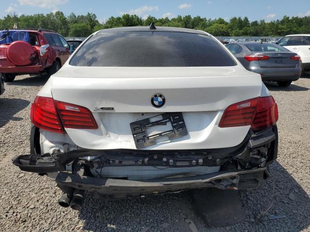  BMW 5 SERIES 2015 Белы