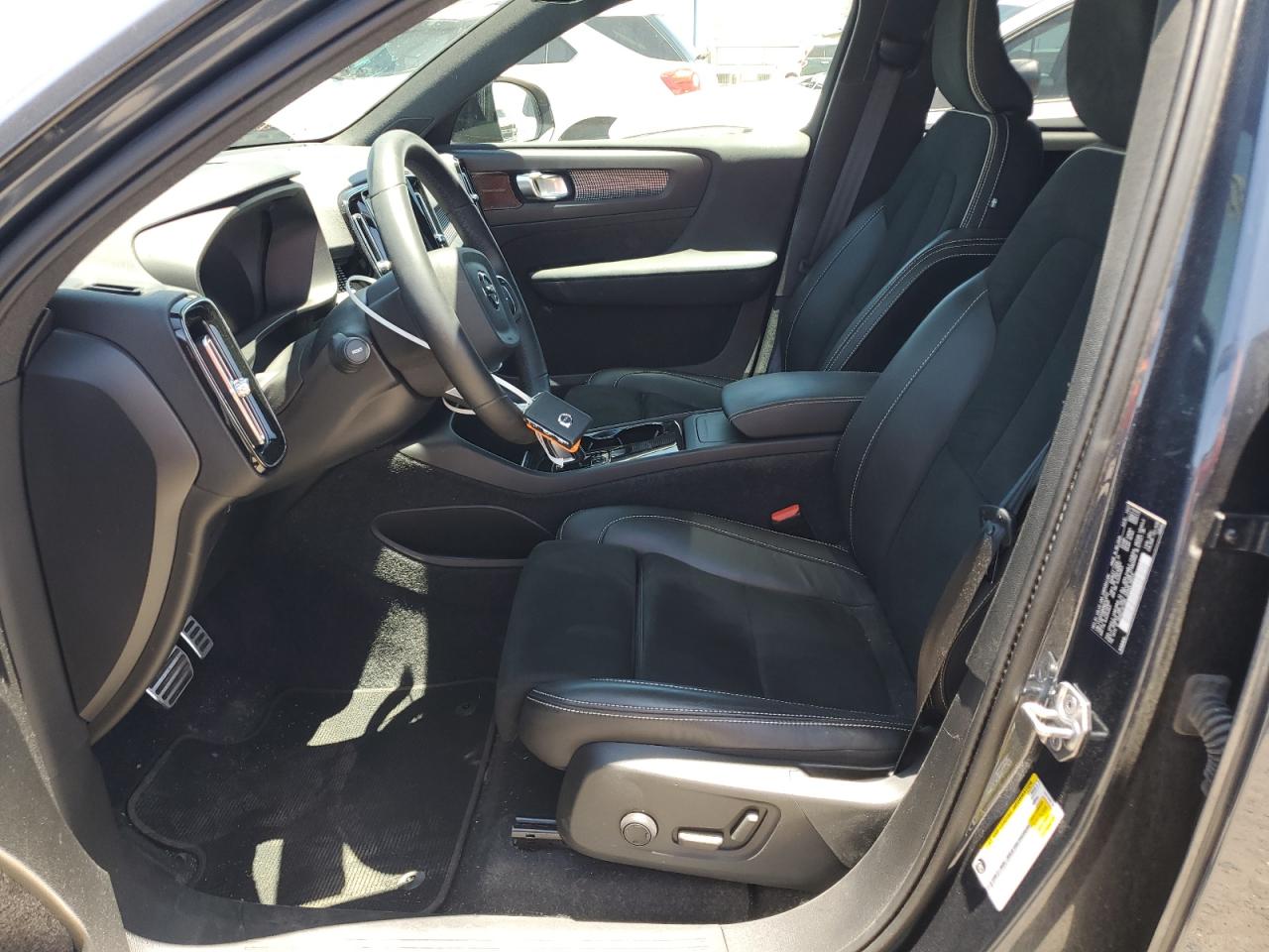 2022 Volvo Xc40 P8 Recharge Ultimate VIN: YV4ED3UB0N2703727 Lot: 61271935
