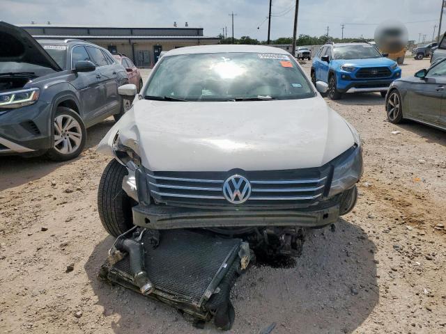  VOLKSWAGEN PASSAT 2015 White