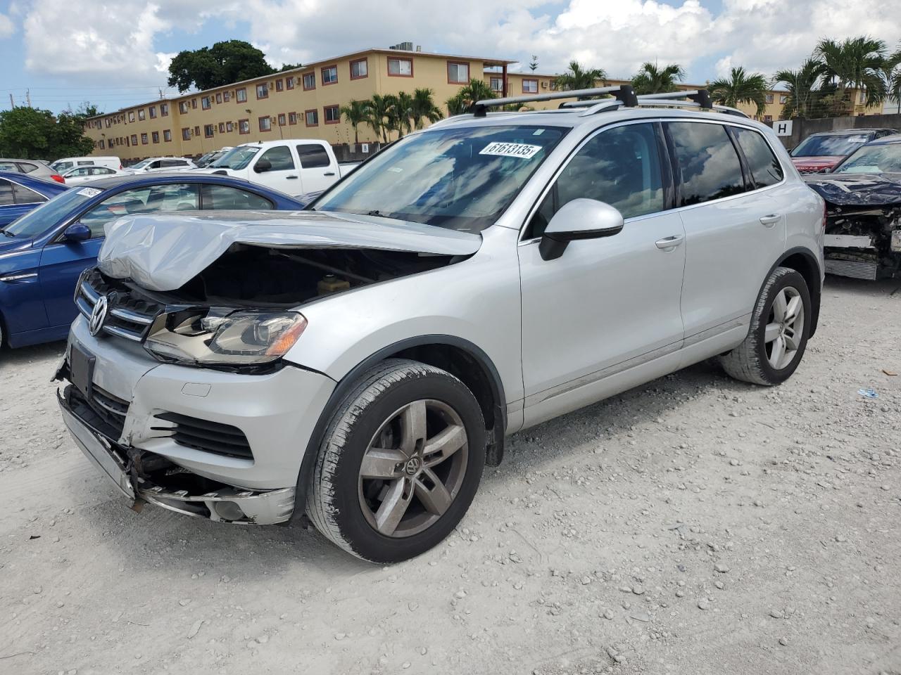 WVGEF9BP9CD010750 VOLKSWAGEN TOUAREG Photo 1