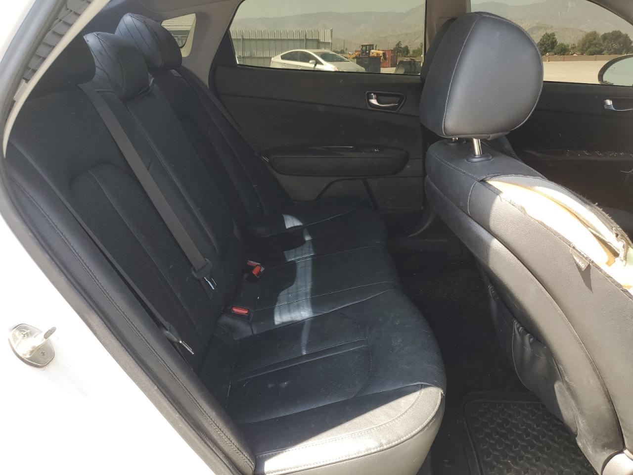 KIA OPTIMA 2018 VIN 5XXGU4L35JG233565 фото 10