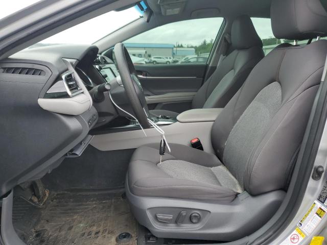  TOYOTA CAMRY 2018 Srebrny