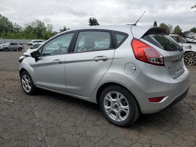  FORD FIESTA 2016 Серебристый