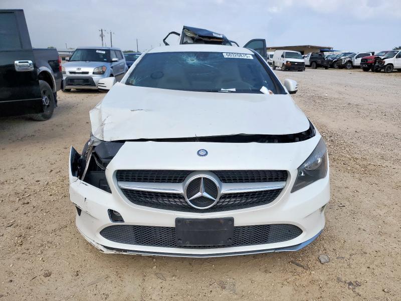 Sedans MERCEDES-BENZ CLA-CLASS 2017 Biały