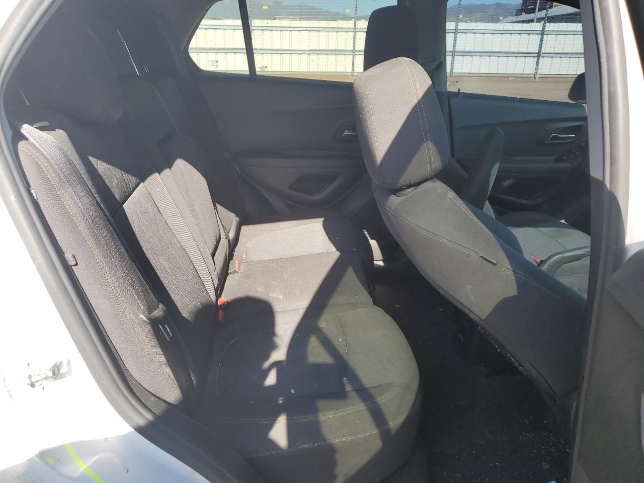 CHEVROLET TRAX 2017 VIN 3GNCJLSB0HL183948 фото 10