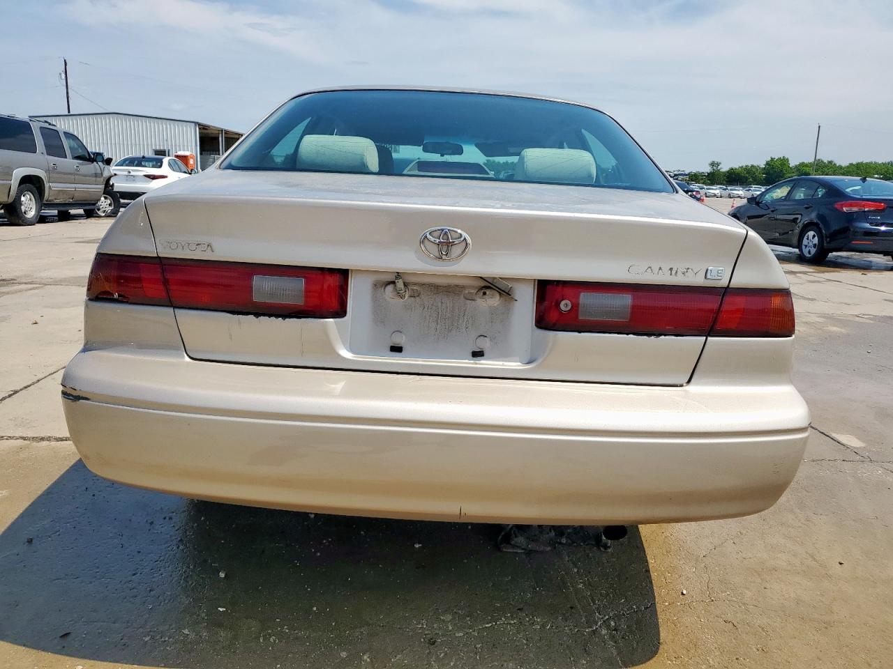 1998 Toyota Camry Ce VIN: JT2BG22K3W0176668 Lot: 60750035