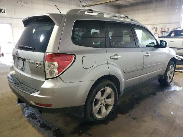  SUBARU FORESTER 2012 Серебристый