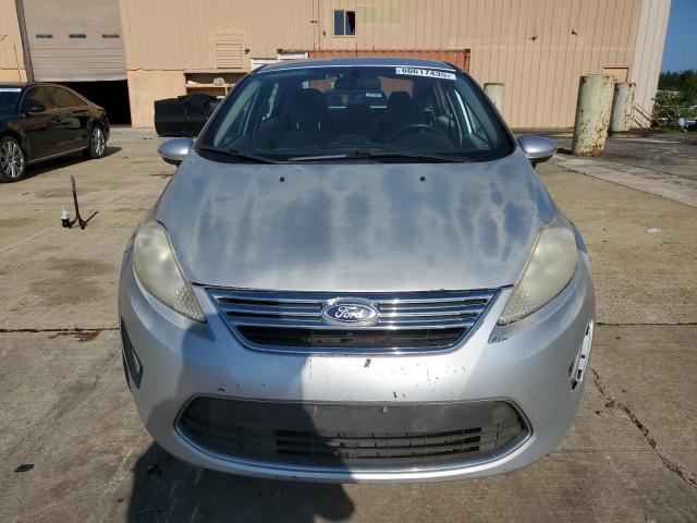 Sedans FORD FIESTA 2013 Silver
