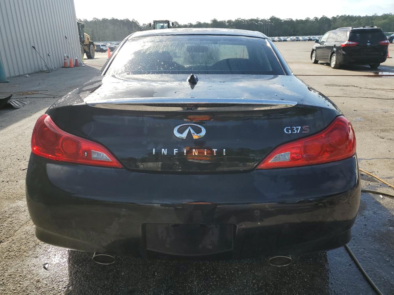2011 Infiniti G37 Base VIN: JN1CV6FE2BM950167 Lot: 60844735
