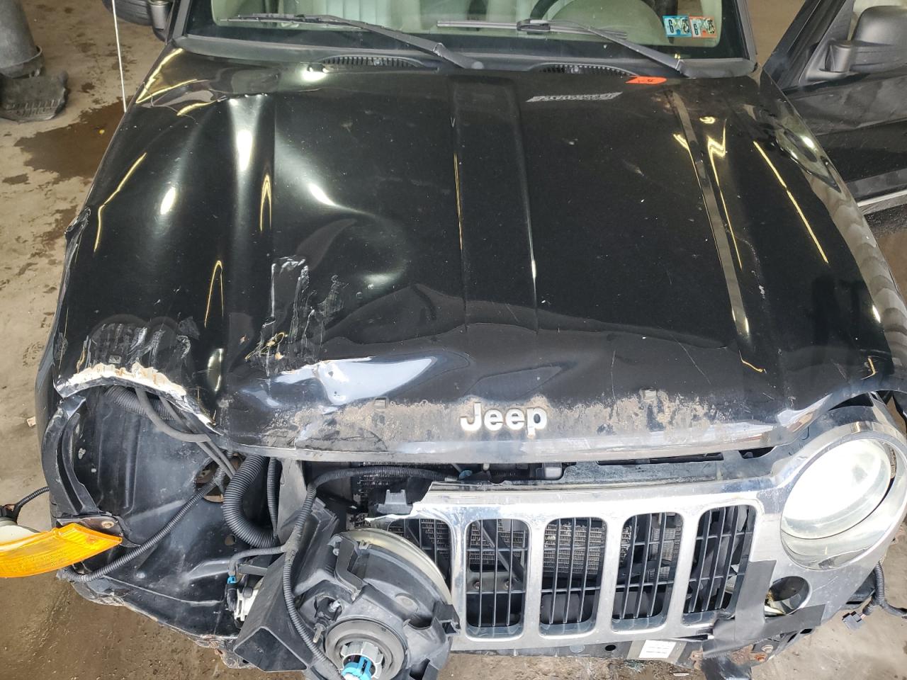 2007 Jeep Liberty Limited VIN: 1J8GL58KX7W637213 Lot: 62835895
