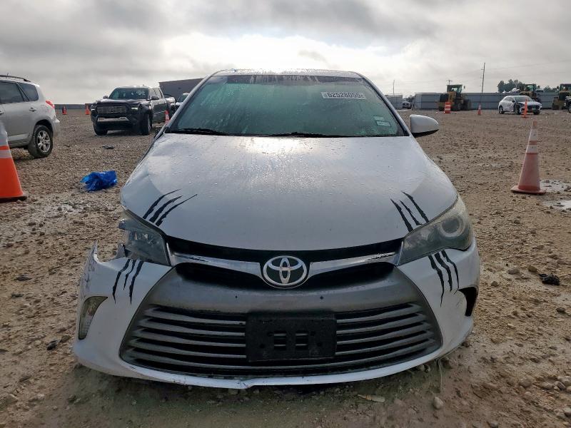 Sedans TOYOTA CAMRY 2016 Biały