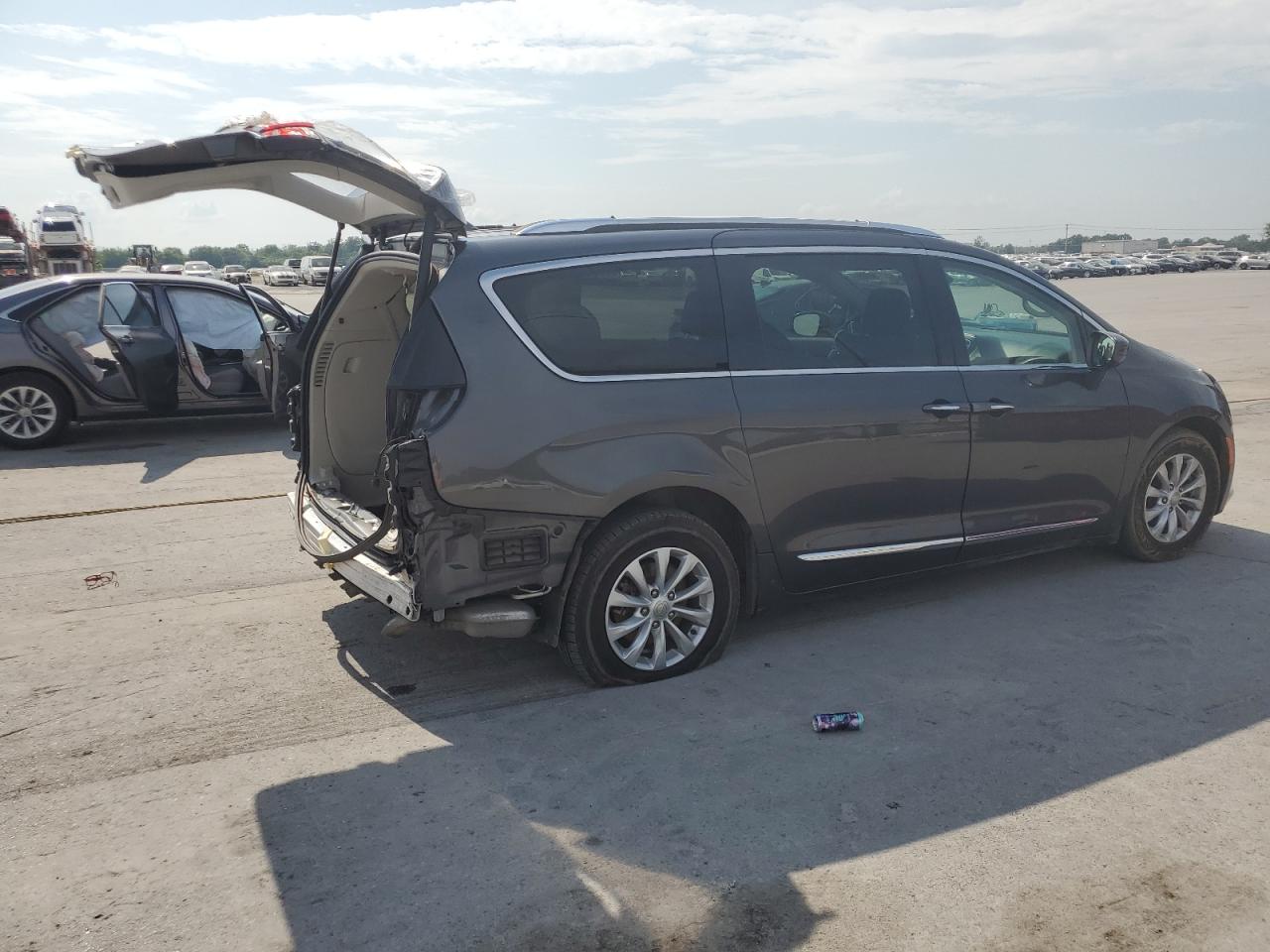 CHRYSLER PACIFICA 2019 VIN 2C4RC1BG0KR596864 photo 3
