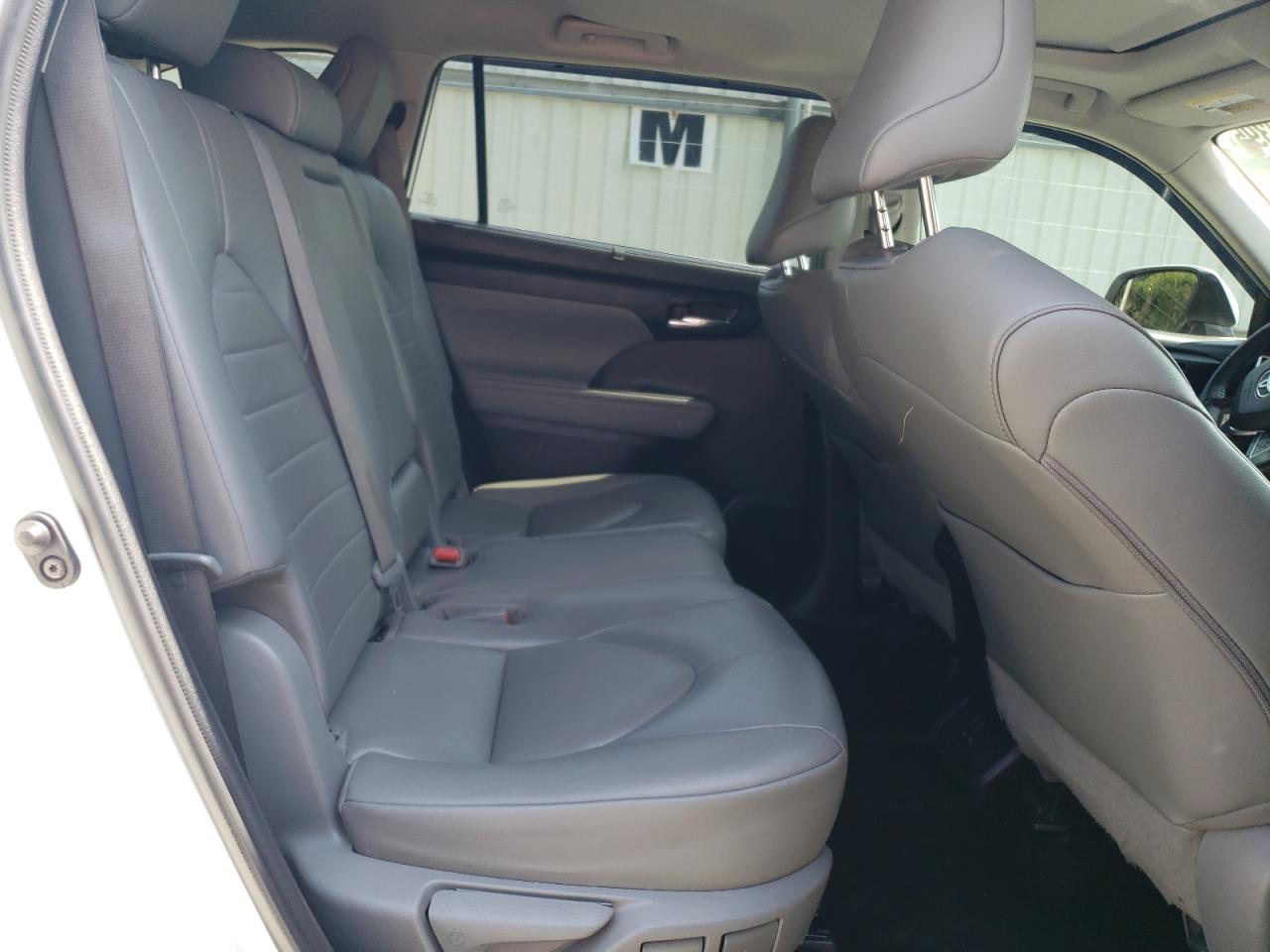 2022 Toyota Highlander Hybrid Xle VIN: 5TDGBRCH7NS555871 Lot: 61969395