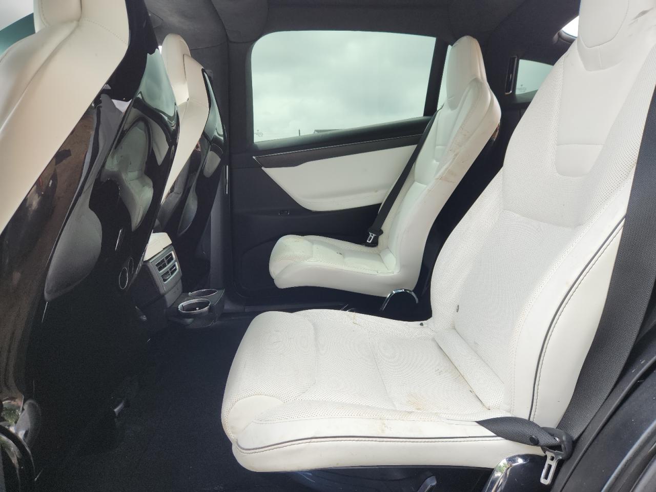 2016 Tesla Model X VIN: 5YJXCBE45GFS00266 Lot: 61566665