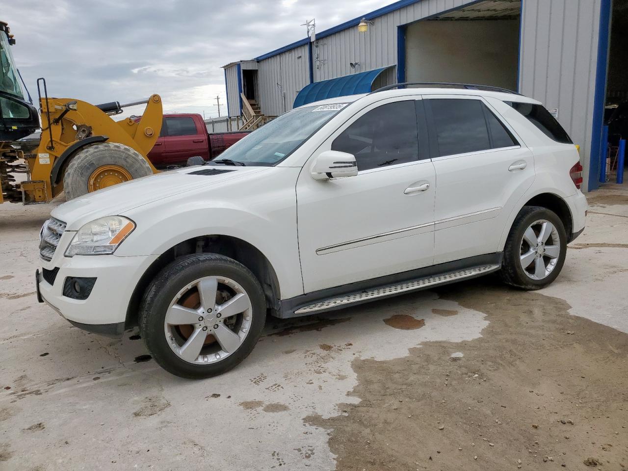 4JGBB8GB3BA683961 MERCEDES-BENZ M-CLASS Photo 1