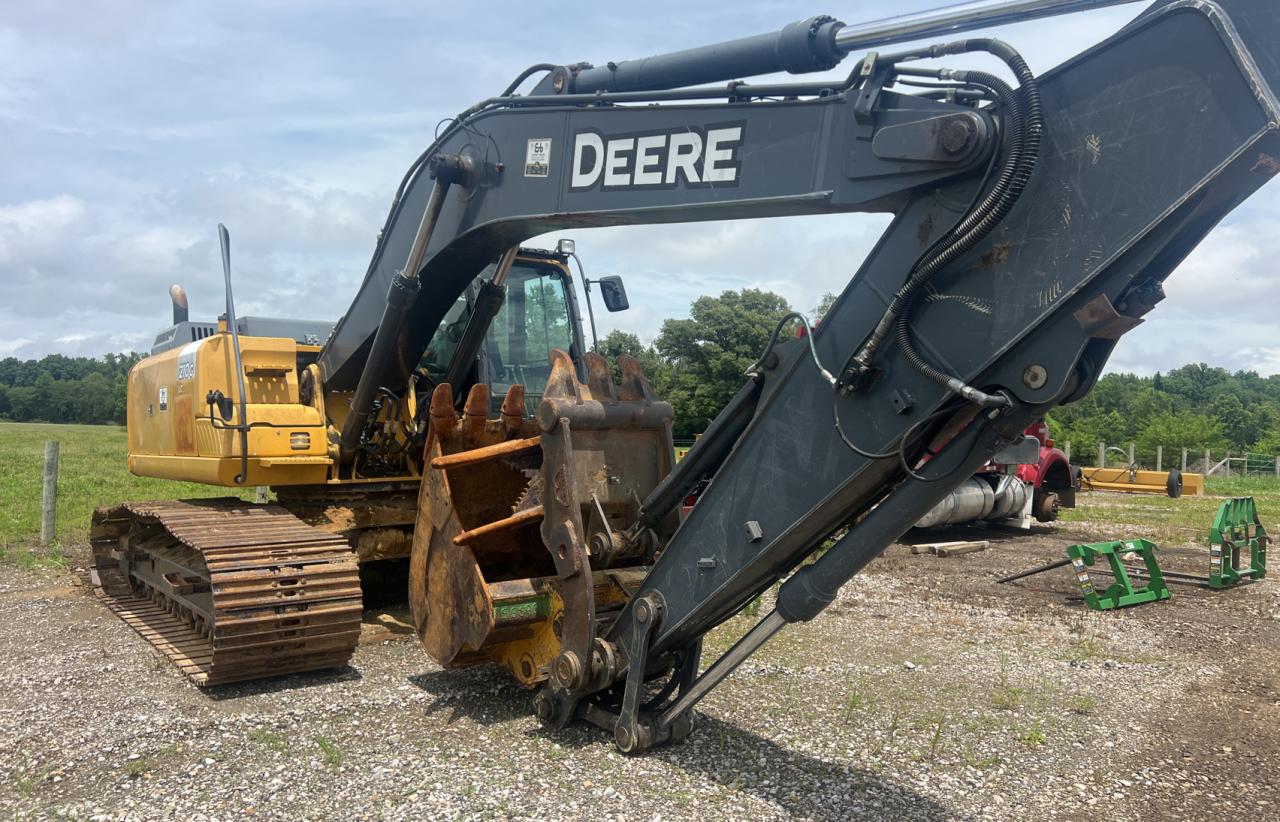 2013 John Deere 210 на продаже в Earlington, KY - Minor Dent/Scratches
