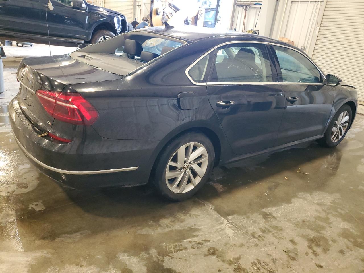 VOLKSWAGEN PASSAT 2018 VIN 1VWBA7A36JC008348 фото 3