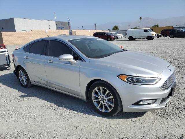  FORD FUSION 2017 Srebrny