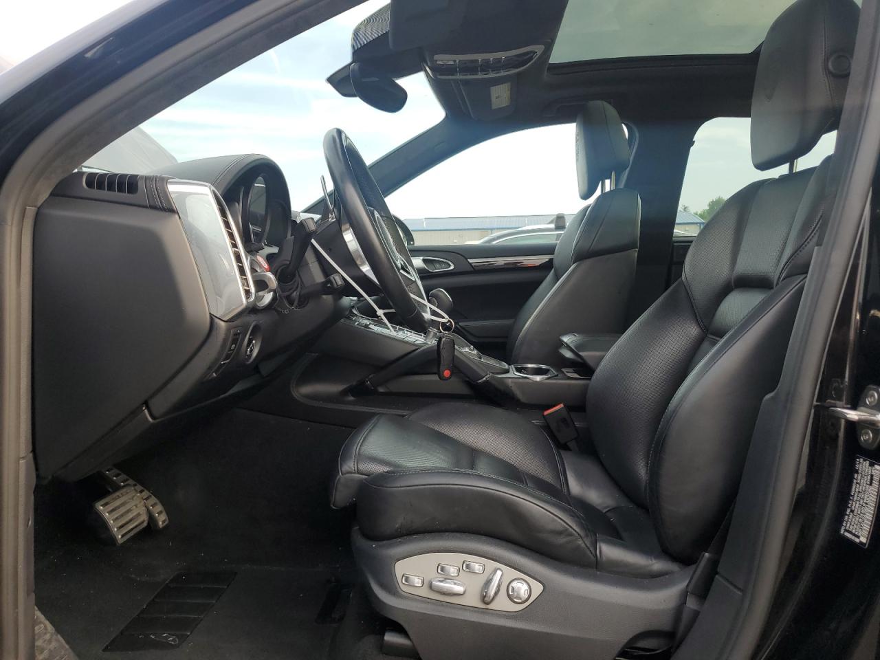 2015 Porsche Cayenne Turbo VIN: WP1AC2A28FLA82086 Lot: 59860125
