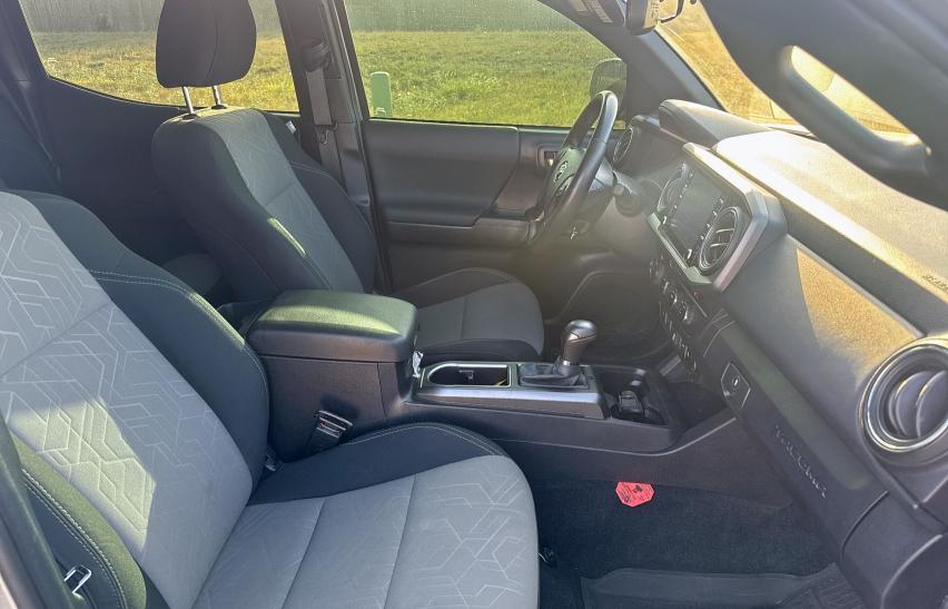  TOYOTA TACOMA 2023 Srebrny