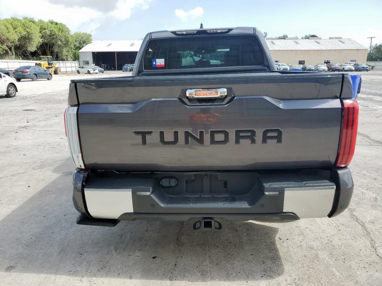 2022 Toyota Tundra Crewmax Limited VIN: 5TFJA5AB8NX018016 Lot: 61646435