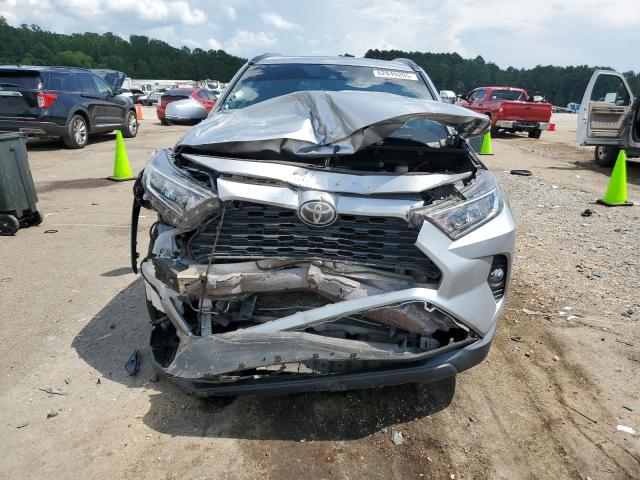  TOYOTA RAV4 2019 Srebrny