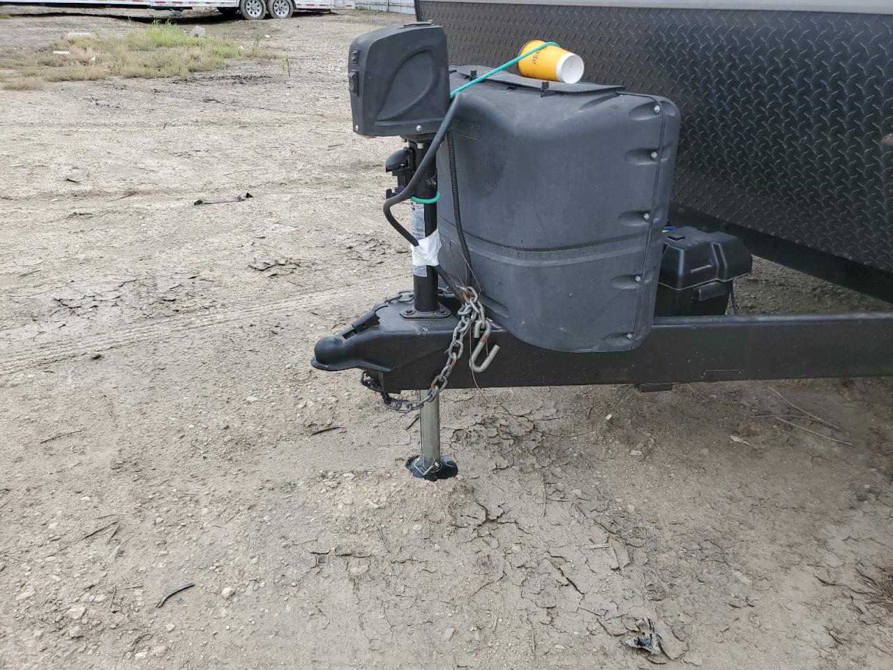 COLEMAN L859 2017 VIN 4YDT26322HH936395 photo 7
