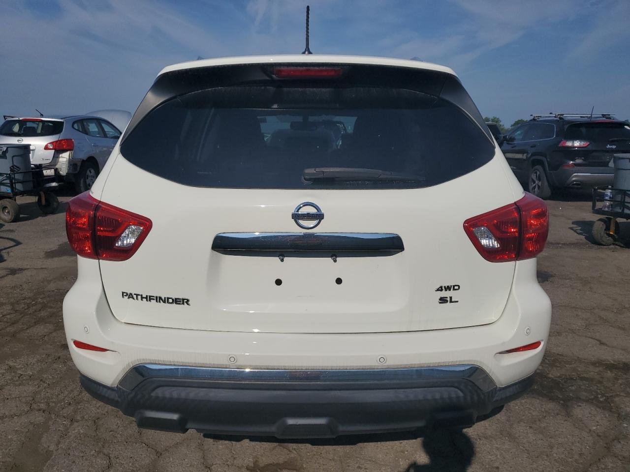 2018 Nissan Pathfinder S VIN: 5N1DR2MM9JC37125 Lot: 62840995