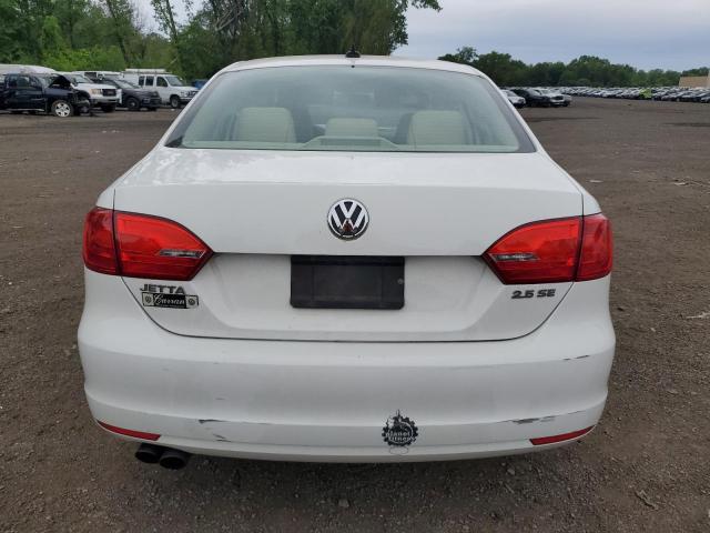 Sedans VOLKSWAGEN JETTA 2013 White