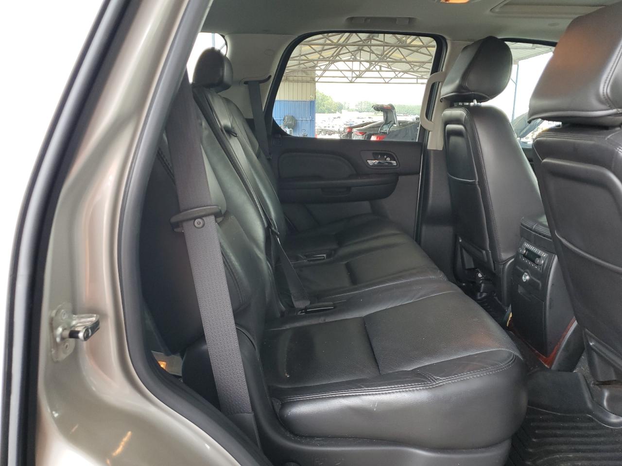 2007 Cadillac Escalade Luxury VIN: 1GYFK63817R293447 Lot: 62164555