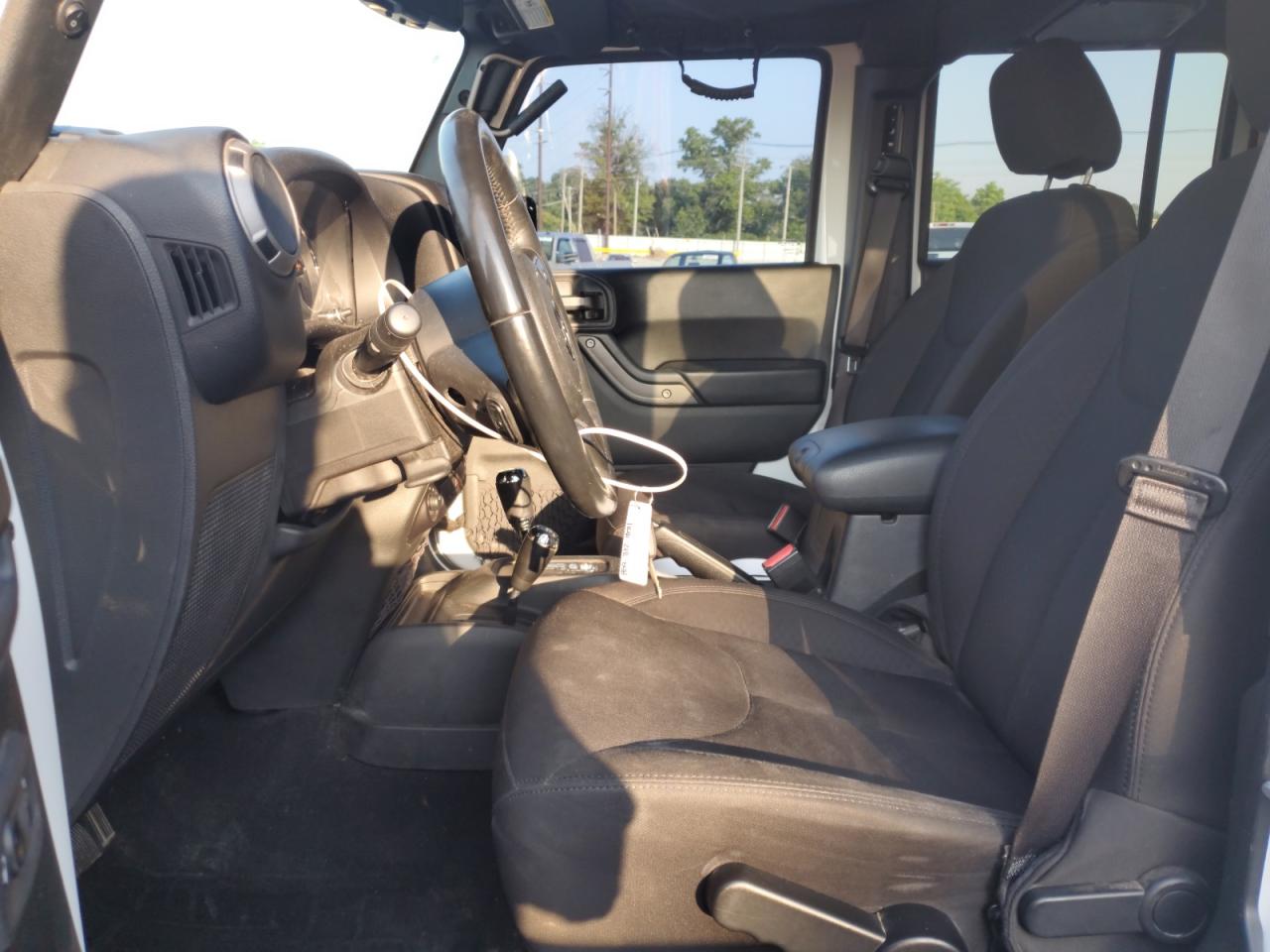 2017 Jeep Wrangler Unlimited Sport VIN: 1C4BJWDG8HL557698 Lot: 61863415