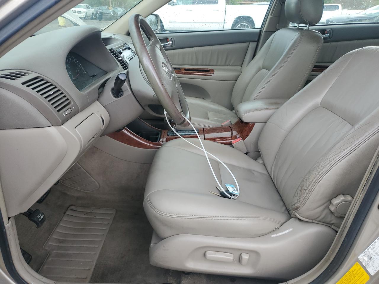 2002 Toyota Camry Le VIN: JTDBF30K920002939 Lot: 60267535