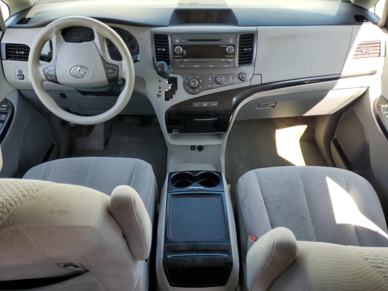 2012 Toyota Sienna Le VIN: 5TDKK3DC8CS241301 Lot: 62791895