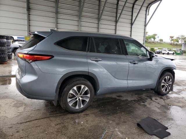  TOYOTA HIGHLANDER 2022 Srebrny
