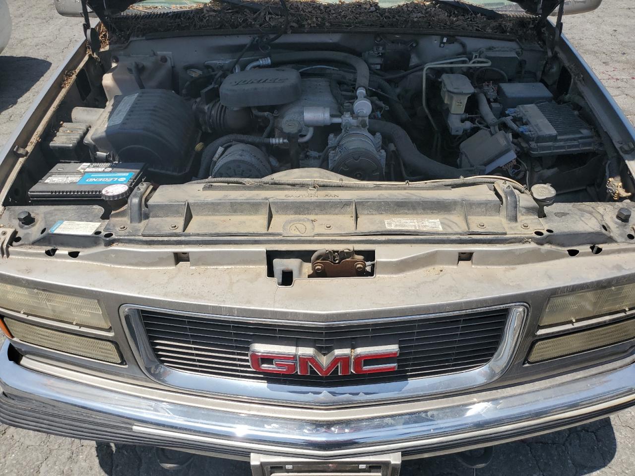 1999 GMC Suburban K2500 VIN: 1GDGK26J6XJ777755 Lot: 61842385