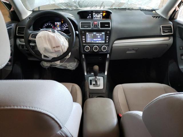  SUBARU FORESTER 2017 Srebrny