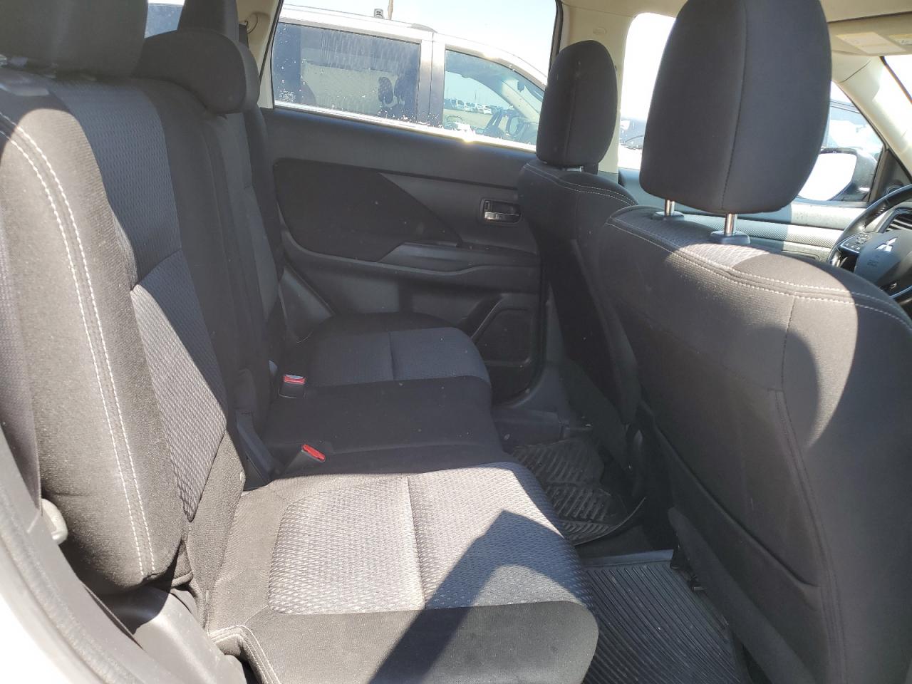 2016 Mitsubishi Outlander Es VIN: JA4AZ2A34GZ601801 Lot: 60532395