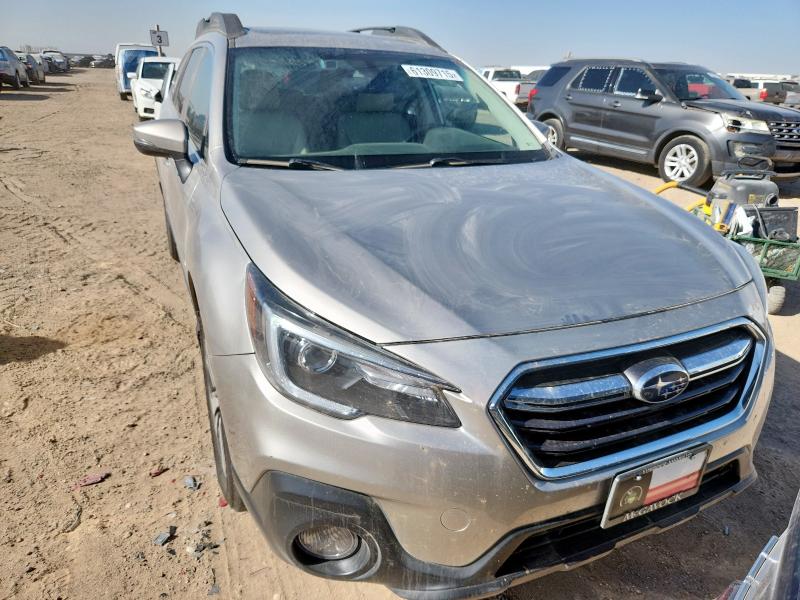  SUBARU OUTBACK 2018 Золотой