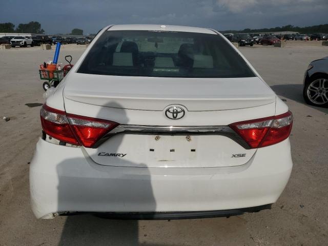 Sedans TOYOTA CAMRY 2015 Biały