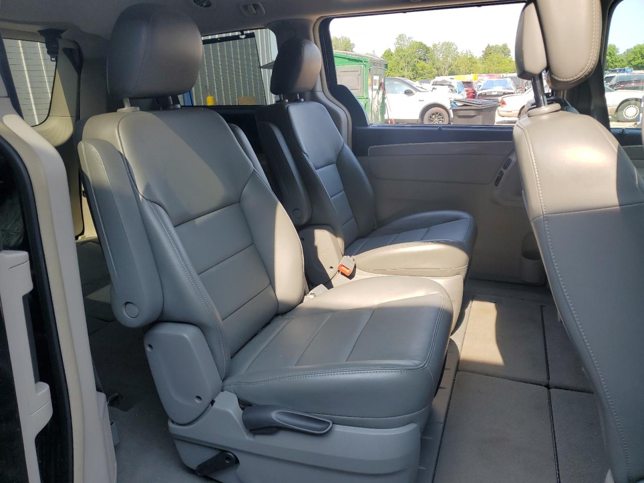 2010 Volkswagen Routan Sel VIN: 2V4RW5DX5AR325153 Lot: 60032735