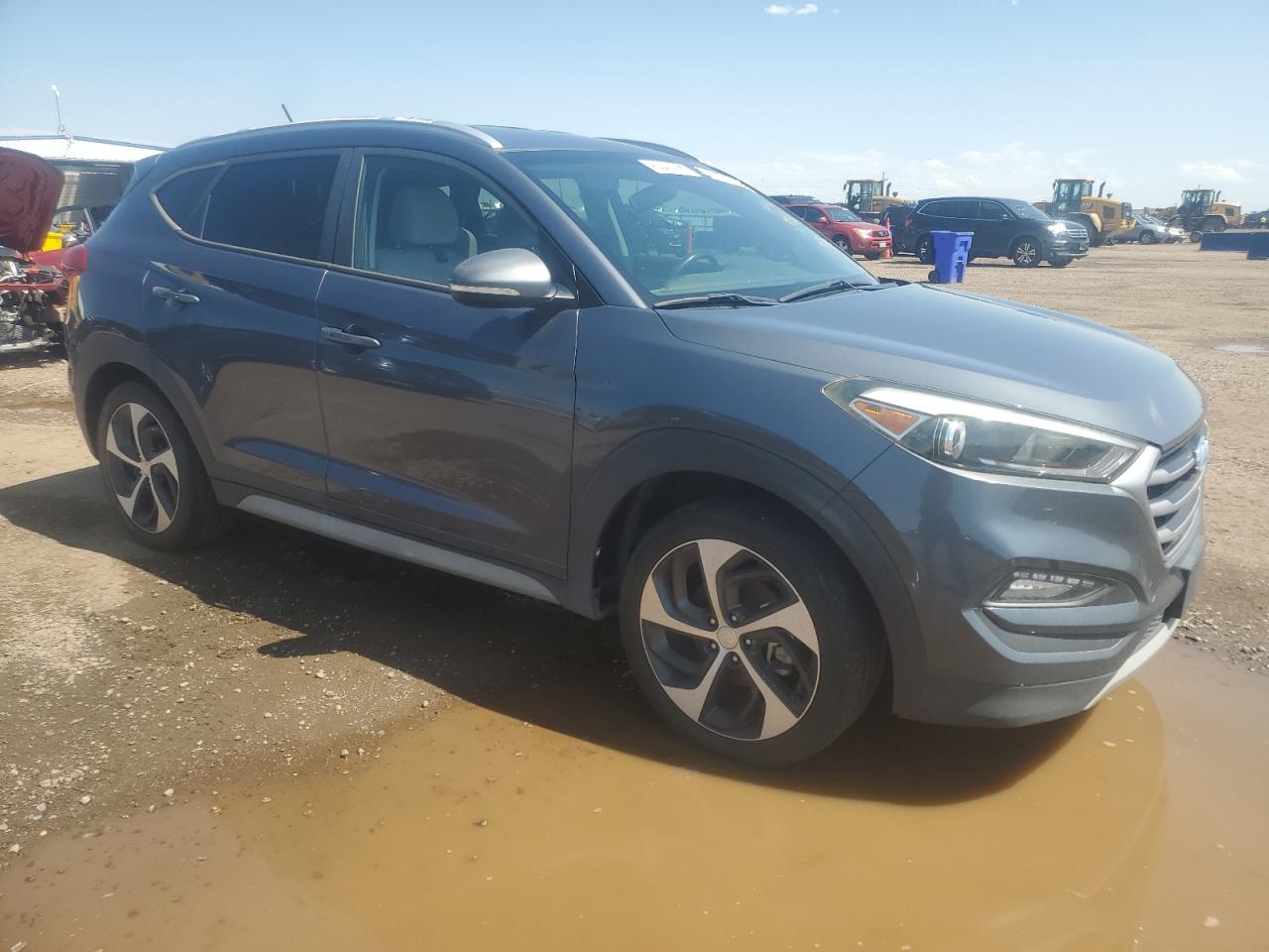 HYUNDAI TUCSON 2017 VIN KM8J33A20HU385282 фото 4