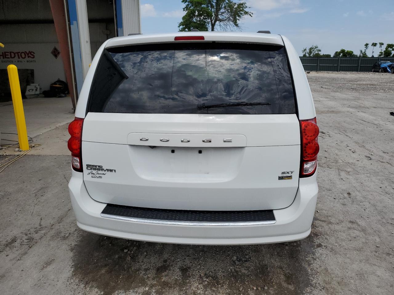 2018 Dodge Grand Caravan Sxt VIN: 2C4RDGCG2JR326256 Lot: 60143885