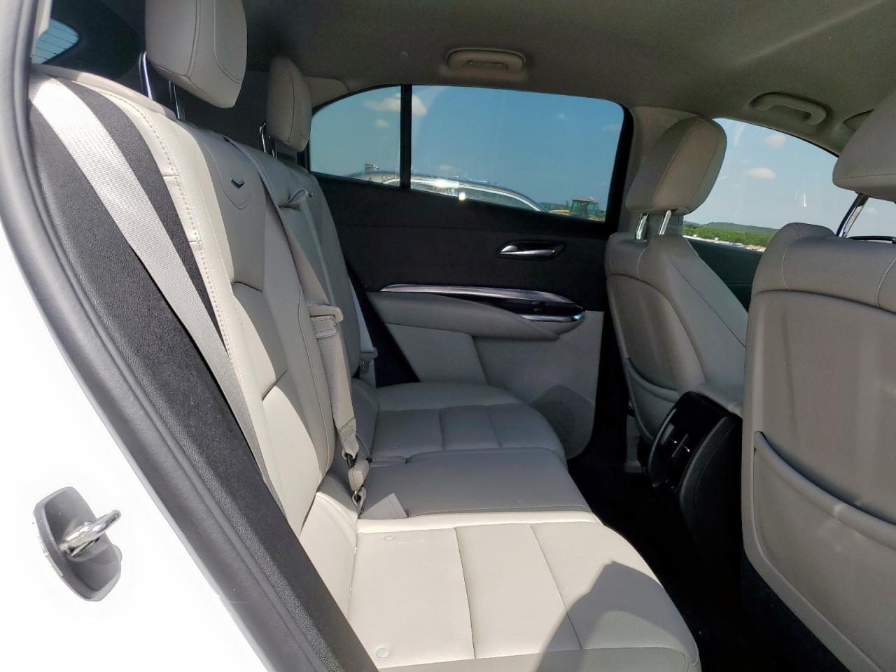 2022 Cadillac Xt4 Luxury VIN: 1GYAZAR44NF167840 Lot: 60143585