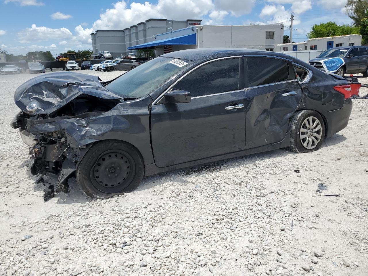 2016 Nissan Altima 2.5 for Sale in Opa Locka, FL - Front End