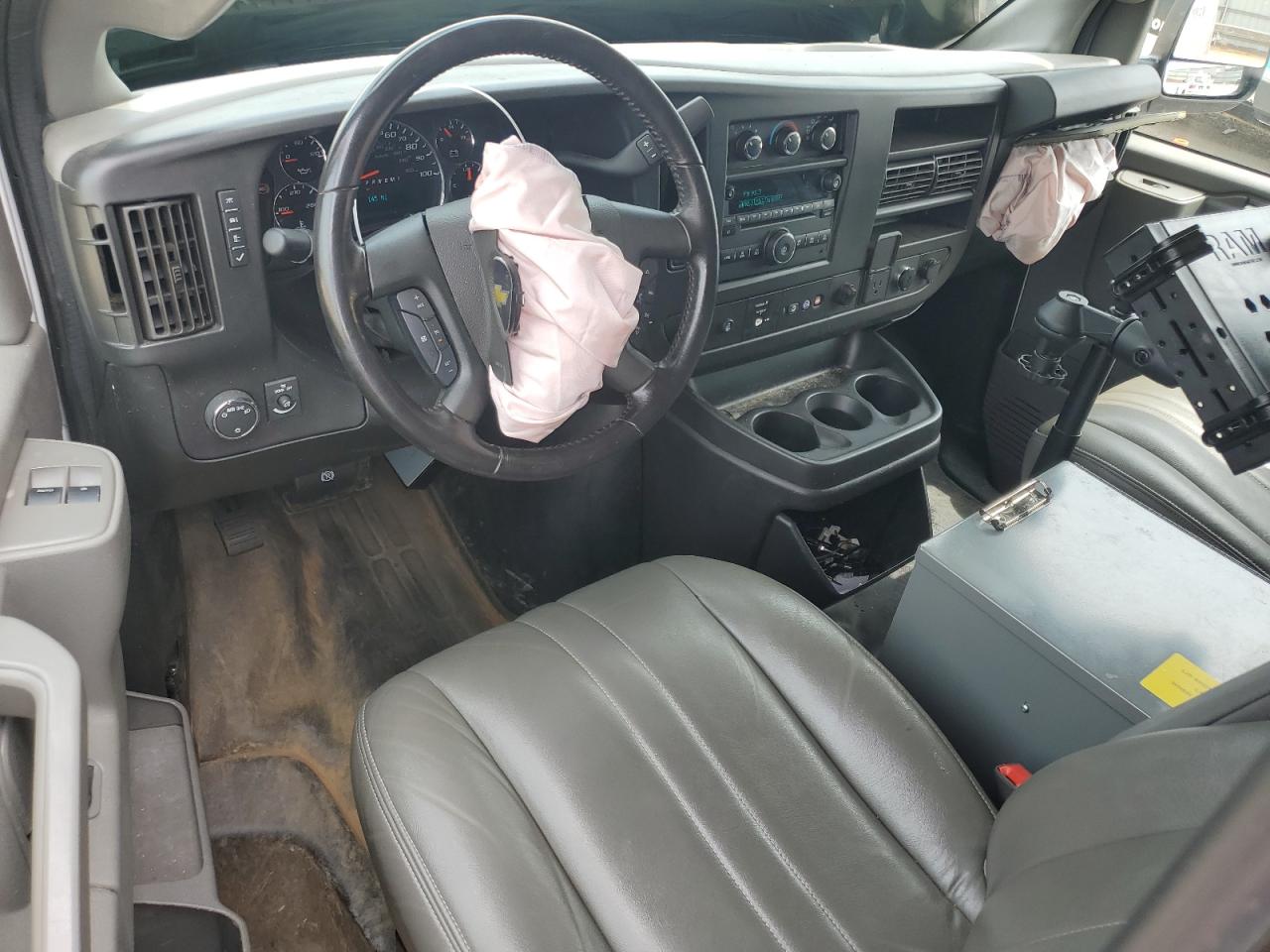 2021 Chevrolet Express G2500 VIN: 1GCWGAFP1M1303837 Lot: 54690025