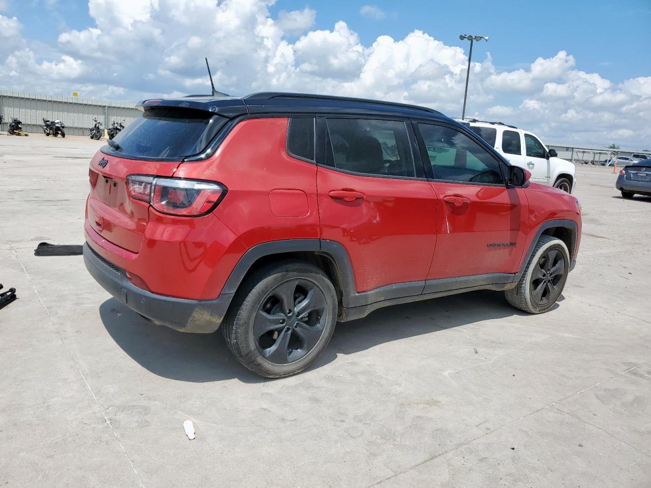 JEEP COMPASS 2018 VIN 3C4NJCBB3JT304902 photo 3