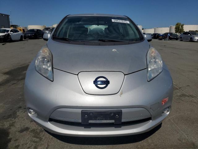  NISSAN LEAF 2016 Srebrny