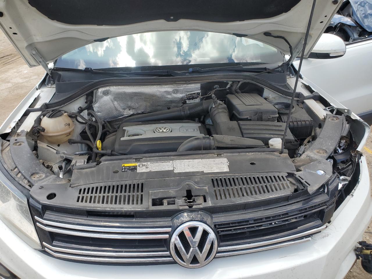 2015 Volkswagen Tiguan S VIN: WVGBV7AX7FW613023 Lot: 62171835