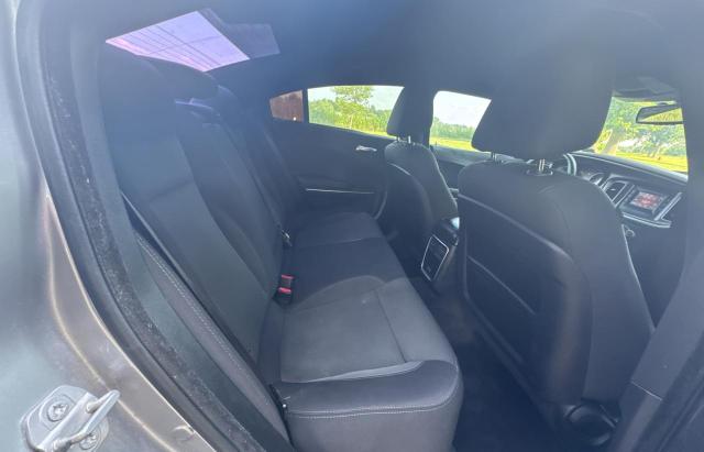 Sedans DODGE CHARGER 2016 Srebrny
