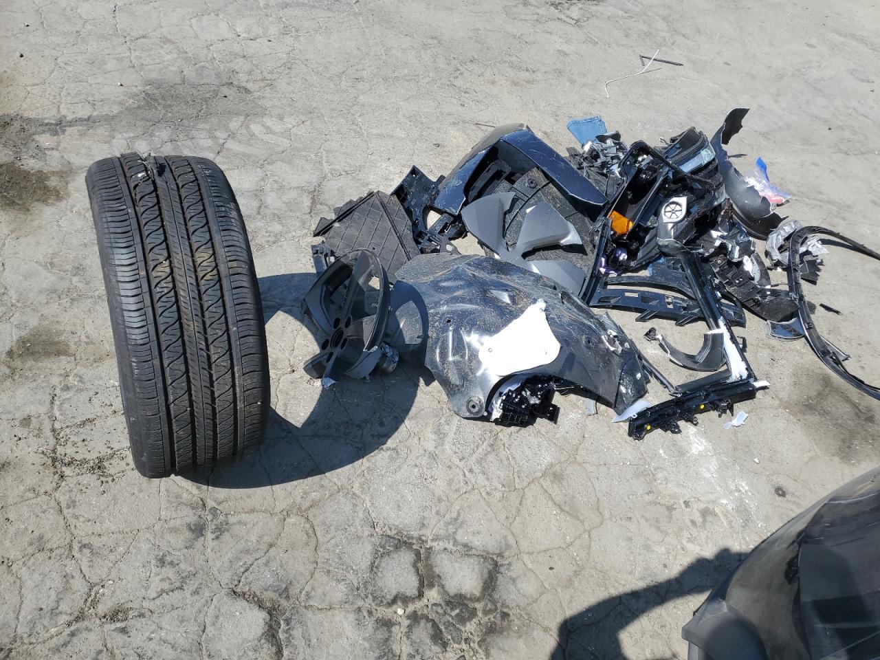 2026 Tesla Model Y VIN: 7SAYGDEE9TF353453 Lot: 62315775